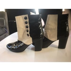 Black and cream chanel 38.5 booties spats